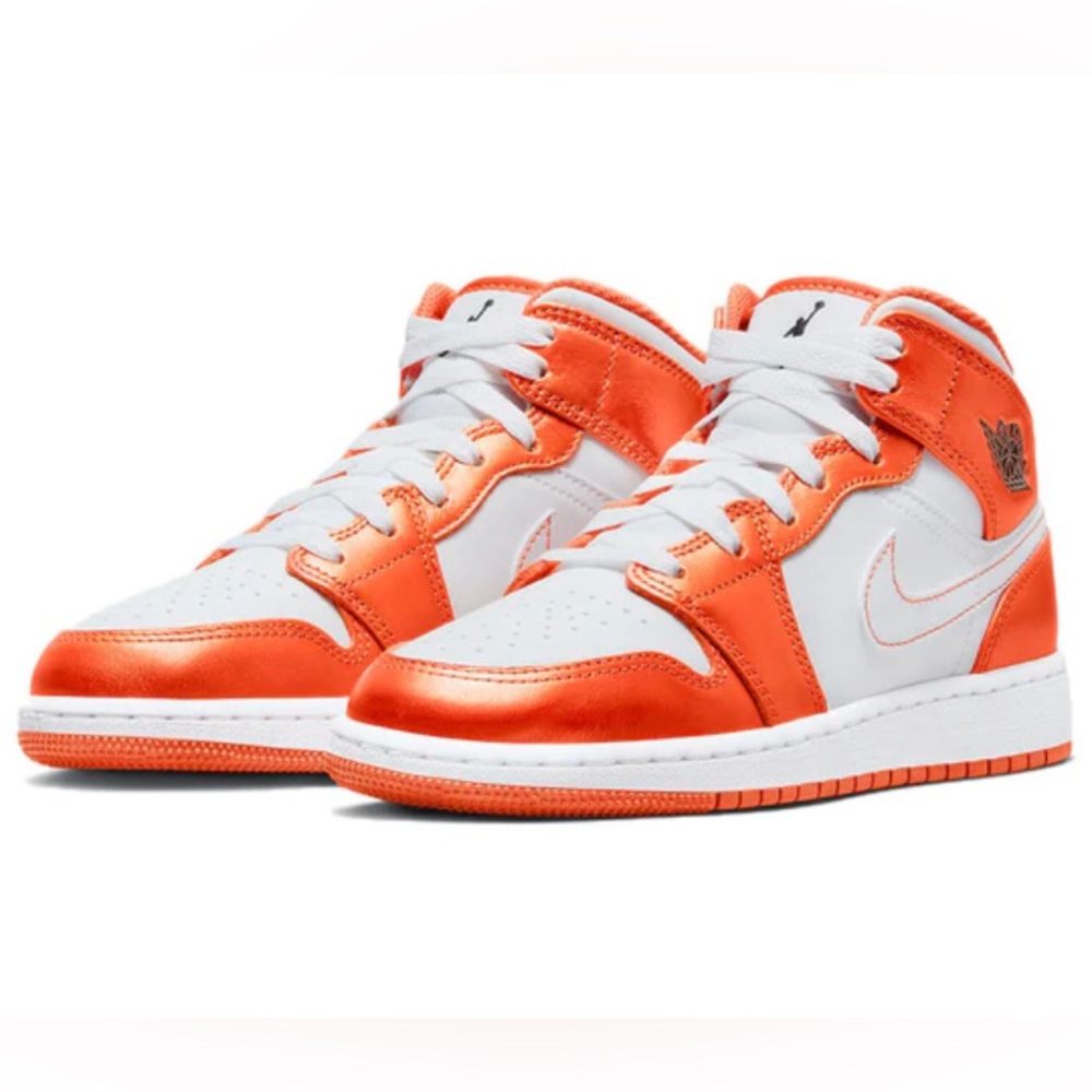Kids AIR JORDAN 1 mid SE “electro orange”